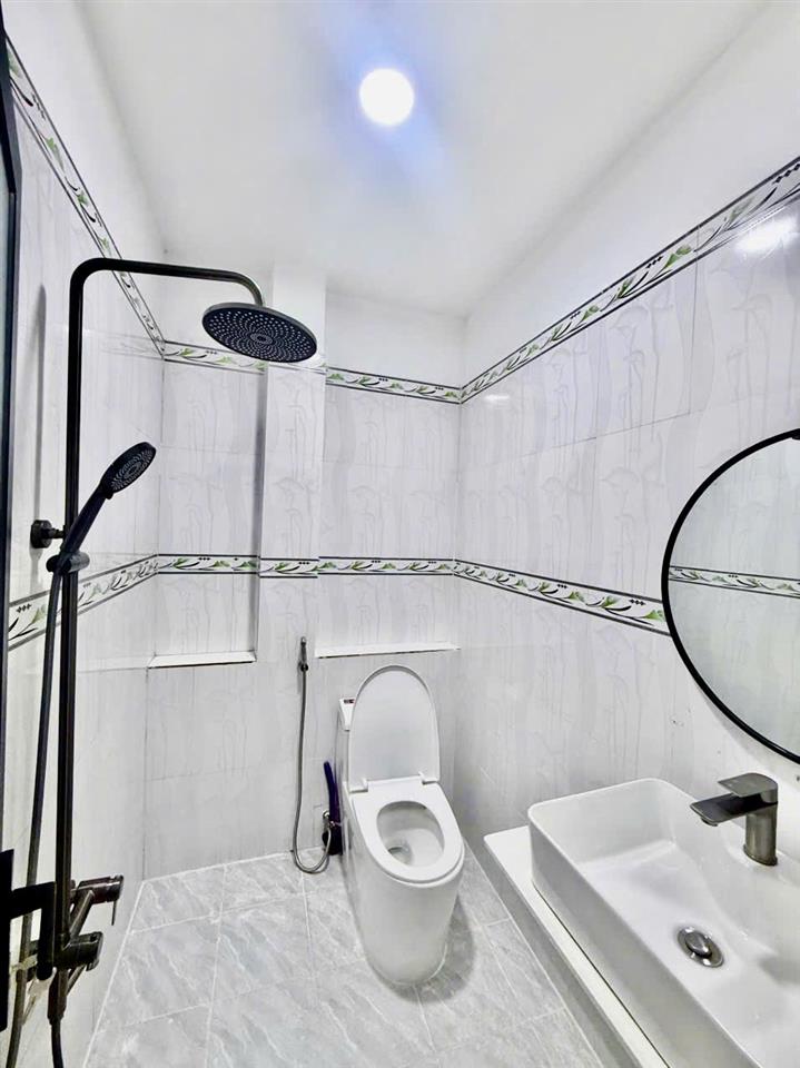NHÀ MỚI (4x18) FULL NỘI THẤT – SÂN Ô TÔ 7 CHỖ – 5,68 TỶ!