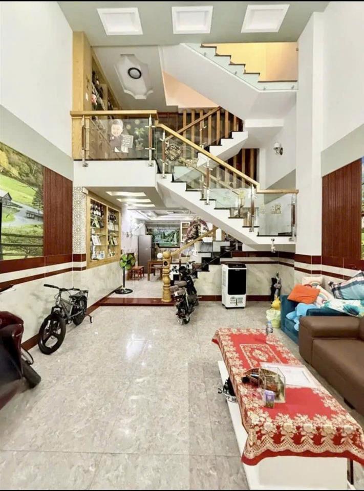 NHÀ PHỐ VIP TRẦN THỊ HÈ (HT42) QUẬN 12 – GARA Ô TÔ – GIÁ RẺ 6,5 TỶ