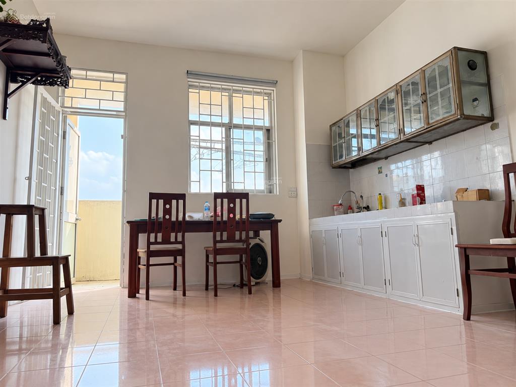 Cho thuê căn hộ 1pn, 1wc, 55m2 tại n01, trần quý kiên, 8 triệu vnd