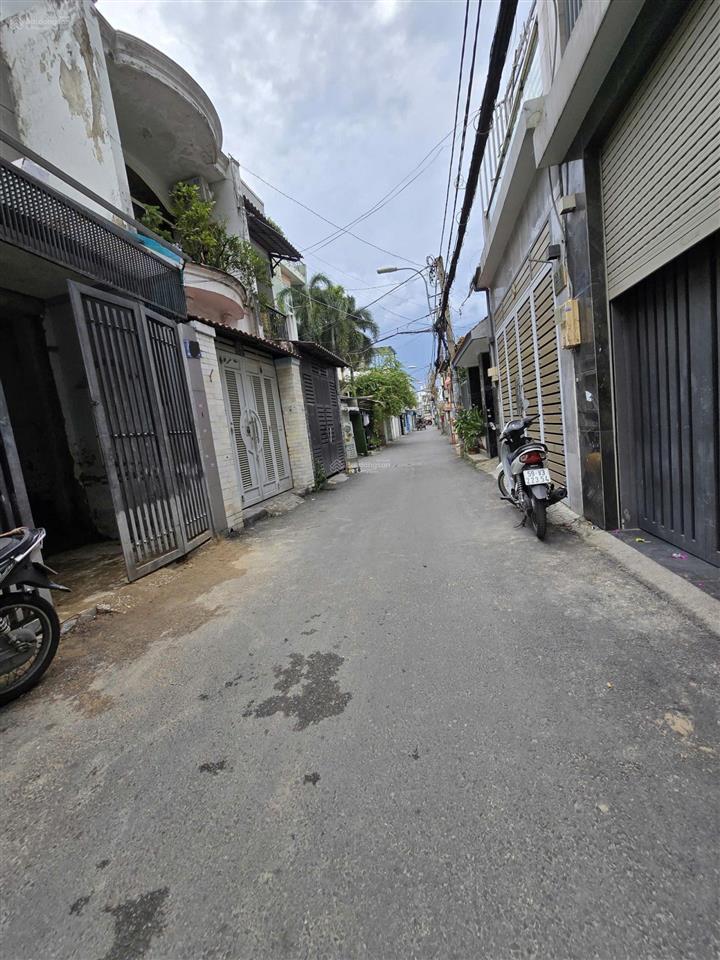 Mặt tiền kinh doanh 2 tầng 4.4x16m, sổ vuông vức, đường số 4 phường 11, gò vấp, ngay cv làng hoa