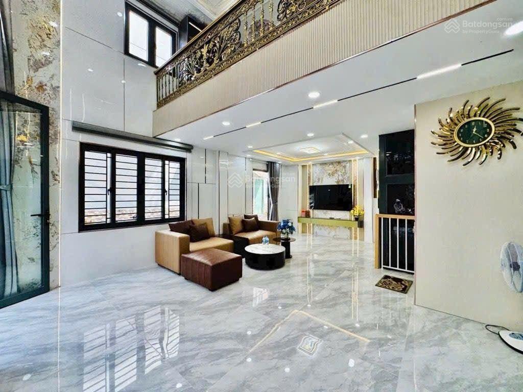 Căn góc 6 tầng thang máy 5.2x10m nở hậu đều 6m, xe hơi đậu trong nhà, bùi quang là phường 12 gò vấp