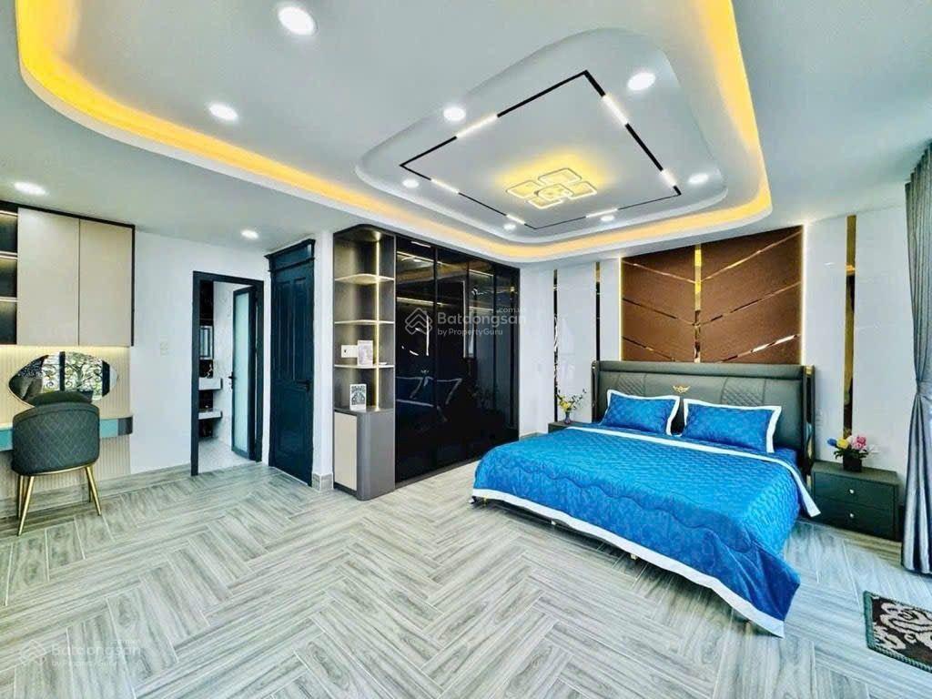 Căn góc 6 tầng thang máy 5.2x10m nở hậu đều 6m, xe hơi đậu trong nhà, bùi quang là phường 12 gò vấp