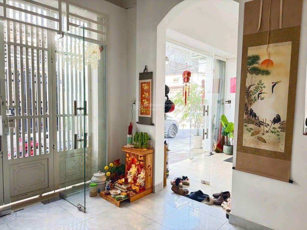 Nhà 3 tầng bề thế 7.6x9m sổ vuông vức, hẻm xe hơi tránh, phạm văn chiêu phường 14 gò vấp