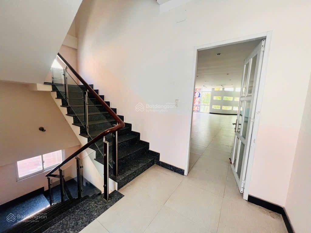 Nhà 4 tầng 5.6x33m  190m2  sổ vuông đẹp  hẻm xe hơi tránh 8m  thống nhất phường 15 gò vấp