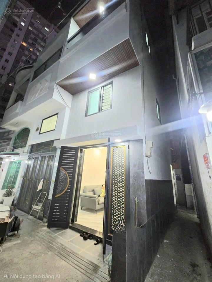 Q4, cách q1 chỉ 1 cây cầu calmette, 50m ra mt hoàng diệu, kqh 3 tầng btct, ngang 3m2 dài 7m, 4tỷ500