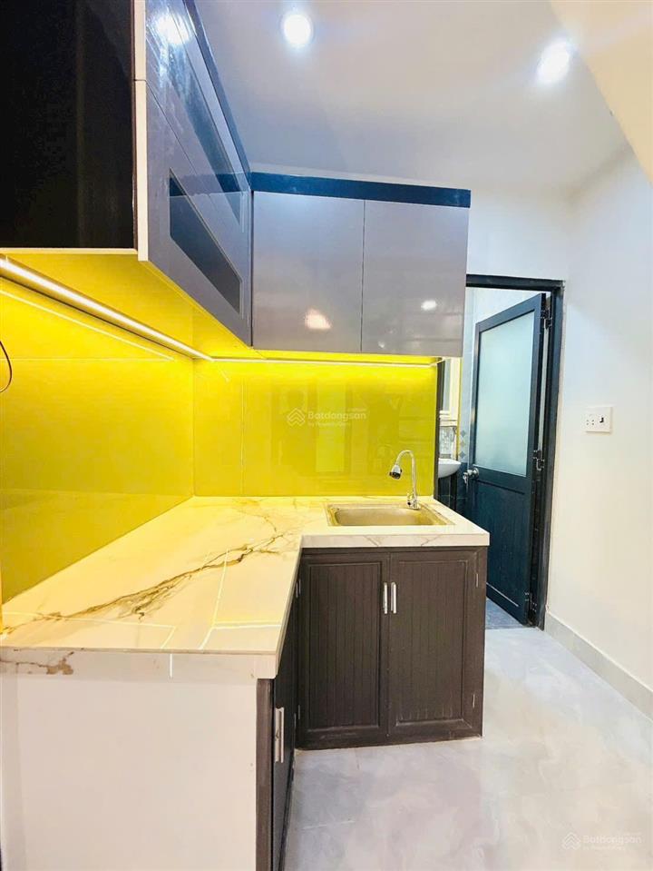 Q4 chỉ 2 tỷ 650tr  nhà mới ở ngay  kqh, shr  1 trệt, 1 lầu( 2pn, 1wc), 2,8 x 6,6(15,5 m² )