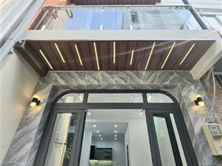 Q4, cách mt đoàn văn bơ 70m, nhà mới ở ngay, 2 tầng, 23,5 m , kqh, shr chỉ 3 tỷ 680tr( tl)