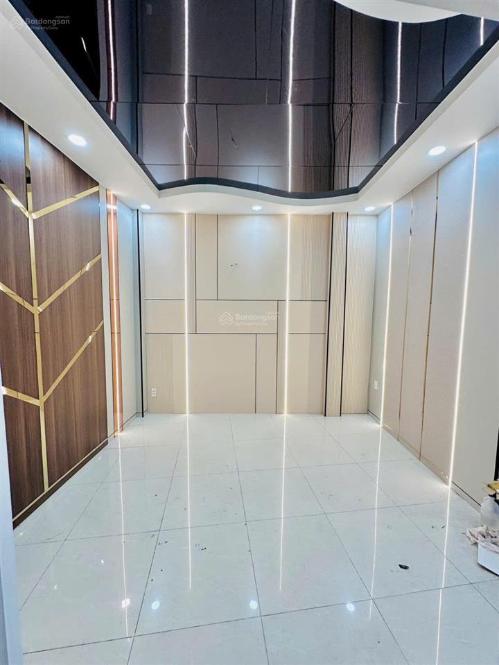 #quận4, hẻm 1/ thẳng trục cách mt tôn đản 70m, nhà mới 4 tầng btct, 7m x 3m. không dính qh, shr