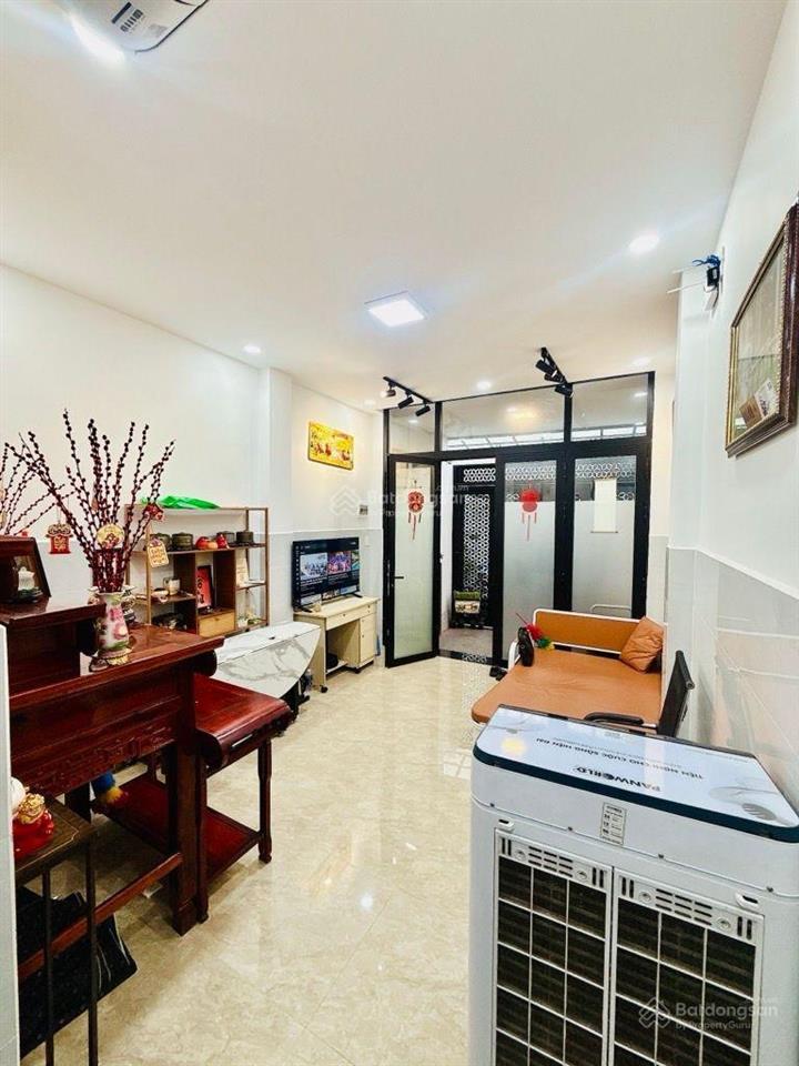 Q4, hẻm 3m đường số 41, 3 tầng btct, 4m2 x 11m. không qh, shr chỉ 5 tỷ 200tr còn tl