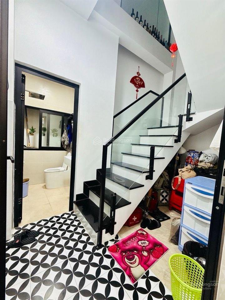 Q4, hẻm 3m đường số 41, 3 tầng btct, 4m2 x 11m. không qh, shr chỉ 5 tỷ 200tr còn tl