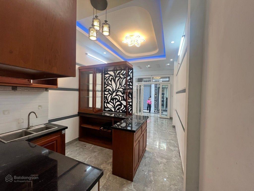 #quận1, cách mt trần đình xu 70m, lô góc 4 tầng btct, 3m2 x 11m( vuông vức). không dính qh