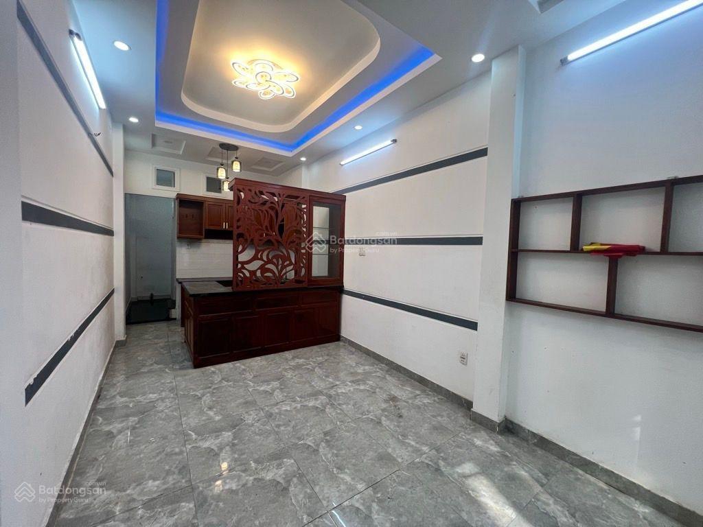 #quận1, cách mt trần đình xu 70m, lô góc 4 tầng btct, 3m2 x 11m( vuông vức). không dính qh