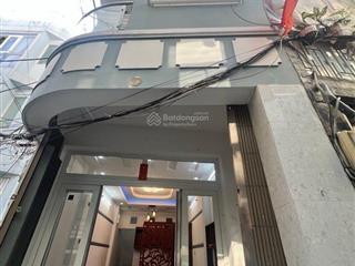 #quận1, cách mt trần đình xu 70m, lô góc 4 tầng btct, 3m2 x 11m( vuông vức). không dính qh