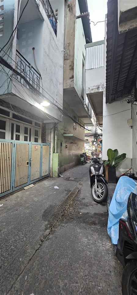 #quận4, ngay cầu calmette, cách mặt tiền đoàn văn bơ 10m, 5 tầng đúc chắc chắn chỉ 4 tỷ 790tr