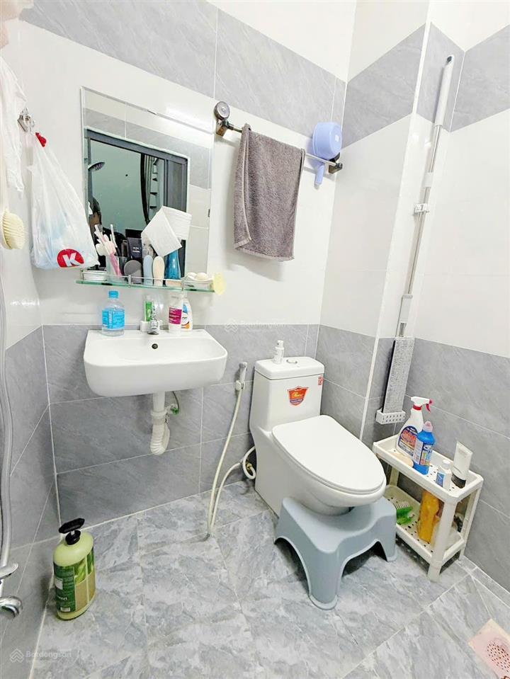 #quận4, ngay cầu calmette, cách mặt tiền đoàn văn bơ 10m, 5 tầng đúc chắc chắn chỉ 4 tỷ 790tr