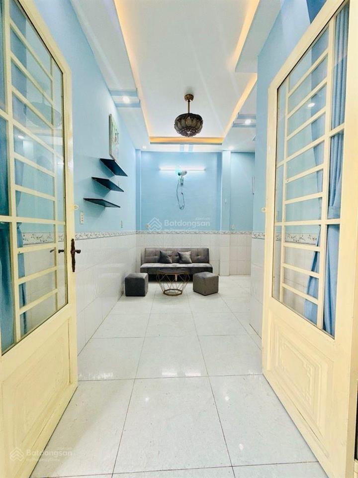#quận4, chỉ 2 tỷ 350tr( còn tl)  21,7m  1 trệt, 1 lầu( 2pn, 2wc)  không qh  sổ riêng.