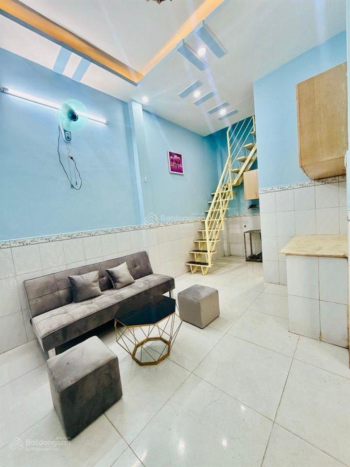 #quận4, chỉ 2 tỷ 350tr( còn tl)  21,7m  1 trệt, 1 lầu( 2pn, 2wc)  không qh  sổ riêng.