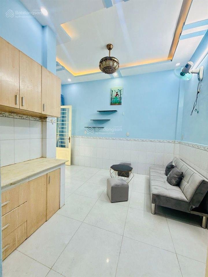 #quận4, chỉ 2 tỷ 350tr( còn tl)  21,7m  1 trệt, 1 lầu( 2pn, 2wc)  không qh  sổ riêng.