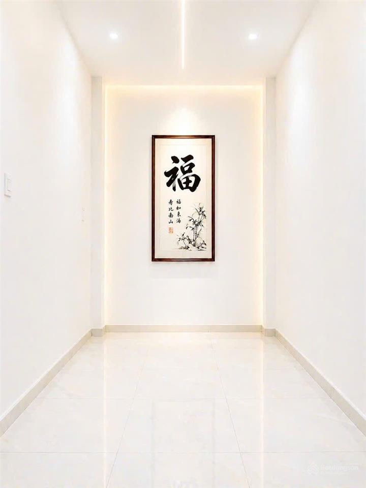 Quận 4, 4 tỷ 200tr còn tl. 3pn  3wc, cách mặt tiền 20m  nhà mới ở ngay