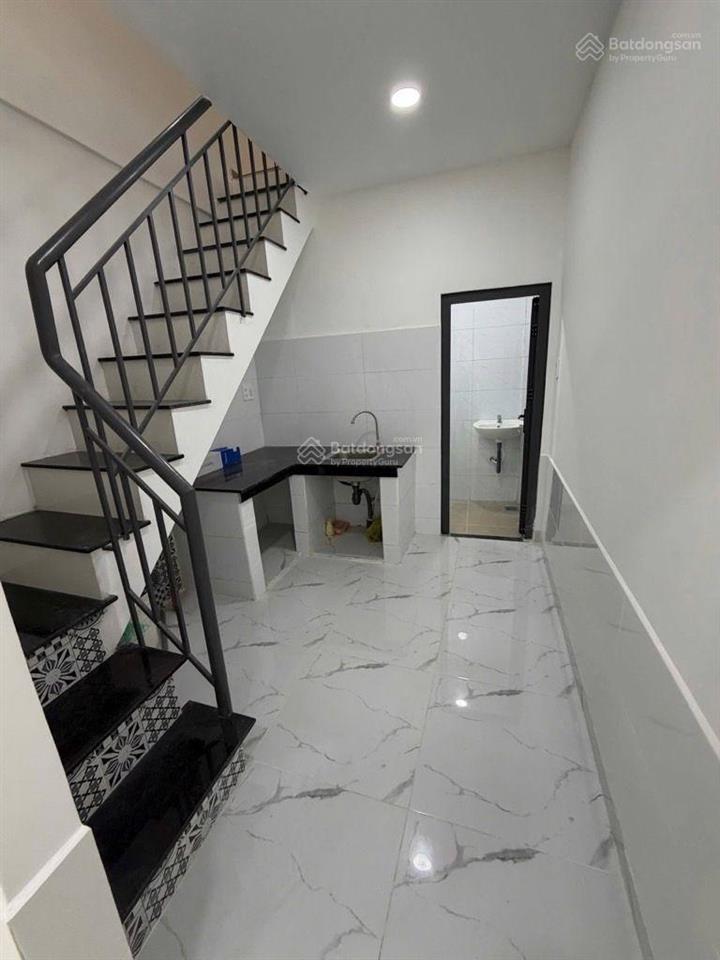 Quận 1, chỉ 3 tỷ 500tr  23,2m2  không qh, sổ riêng  2 tầng  100m ra mt võ văn kiệt  hồ hảo hớn