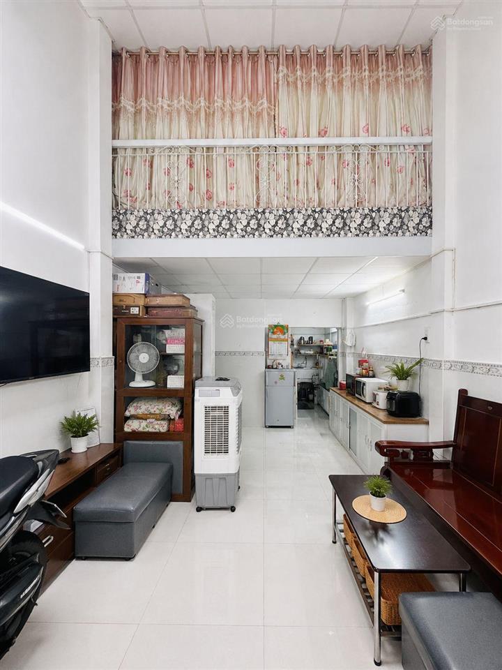 Quận 4, đường số gần vòng xoay tân vĩnh, cách mt chỉ 50m  56,9m2 (4m3 x 14,4m). 1 trệt, 1 lửng đúc