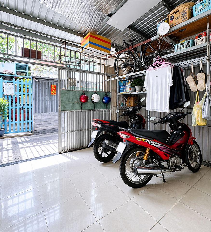 Quận 4, đường số gần vòng xoay tân vĩnh, cách mt chỉ 50m  56,9m2 (4m3 x 14,4m). 1 trệt, 1 lửng đúc