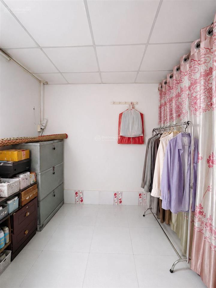Quận 4, đường số gần vòng xoay tân vĩnh, cách mt chỉ 50m  56,9m2 (4m3 x 14,4m). 1 trệt, 1 lửng đúc