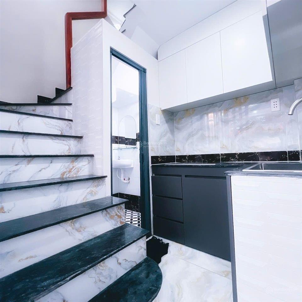 #quận4, mặt tiền đường số, xe hơi đỗ cửa, nhà mới ở ngay. 5 tầng btct chỉ 6 tỷ 500tr (tl)