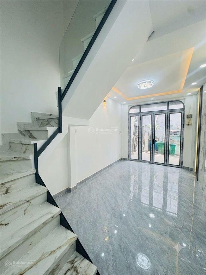Quận 4, cách mặt tiền vĩnh hội 80m. 38,5m2 đất công nhận trên sổ. (ngang 3m4 dài 14m)