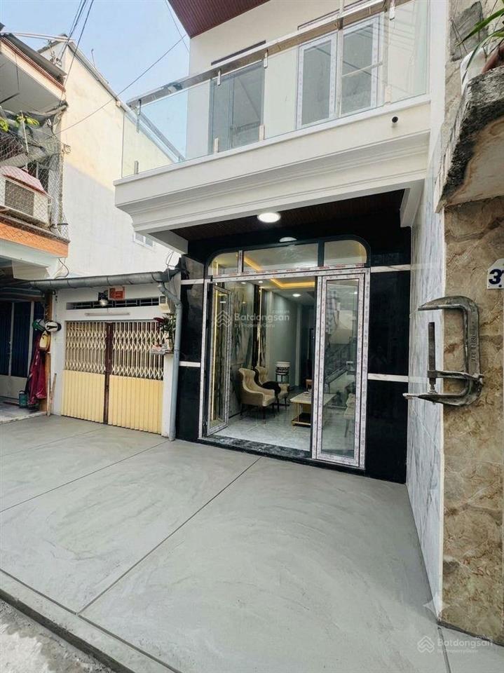 Quận 4, cách mặt tiền vĩnh hội 80m. 38,5m2 đất công nhận trên sổ. (ngang 3m4 dài 14m)