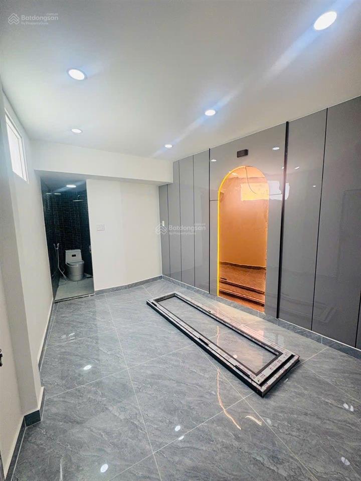 Quận 4, cách mặt tiền vĩnh hội 80m. 38,5m2 đất công nhận trên sổ. (ngang 3m4 dài 14m)