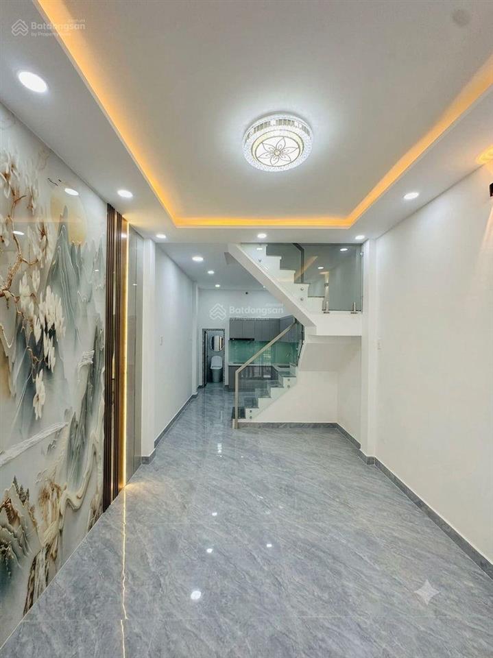Quận 4, cách mặt tiền vĩnh hội 80m. 38,5m2 đất công nhận trên sổ. (ngang 3m4 dài 14m)