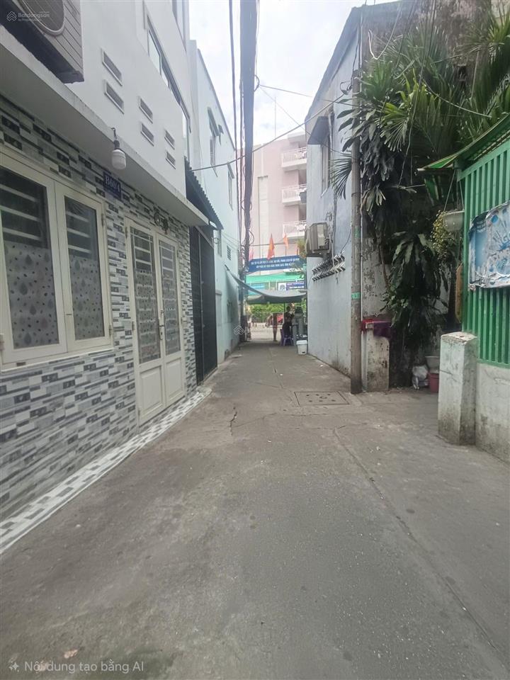 Quận 4, hẻm xe hơi 4m, cách mặt tiền đúng 2 nhà (vị trí đẹp trong tầm giá). 22,1m đất