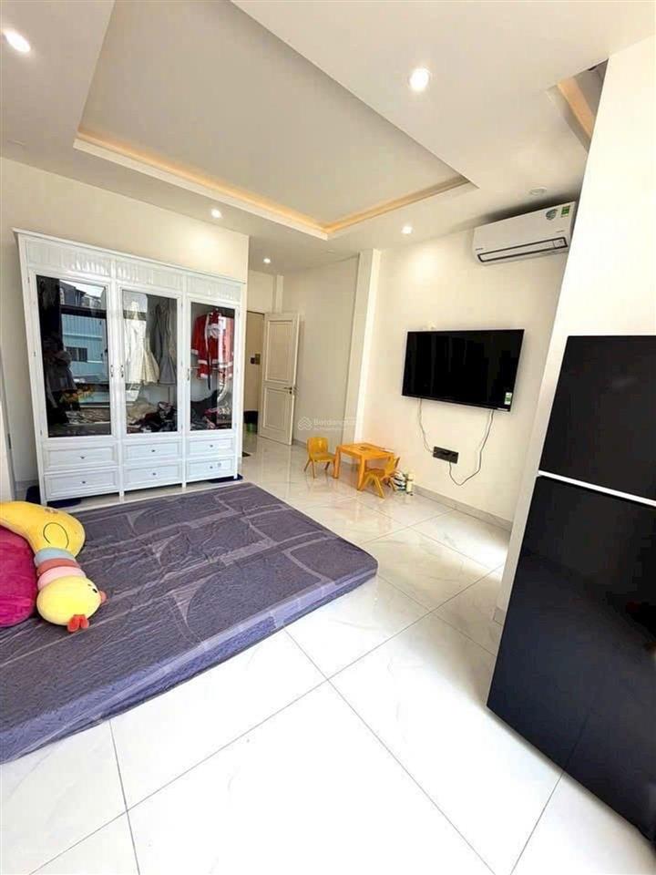 Quận 7, kế bên chung cư m one, nhà mới đẹp 4 tầng, full nội thất.