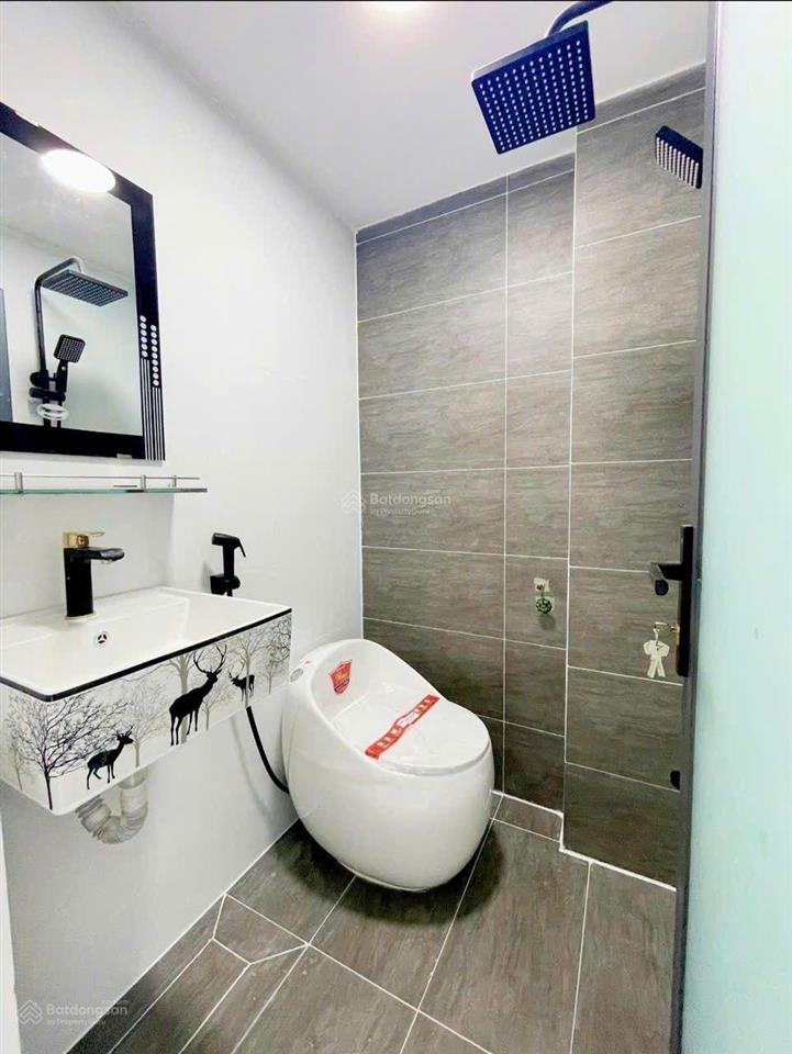 #quận4, nguyễn thần hiến, 100m ra mặt tiền. 5 tầng  31m  6pn chỉ 4 tỷ 500tr