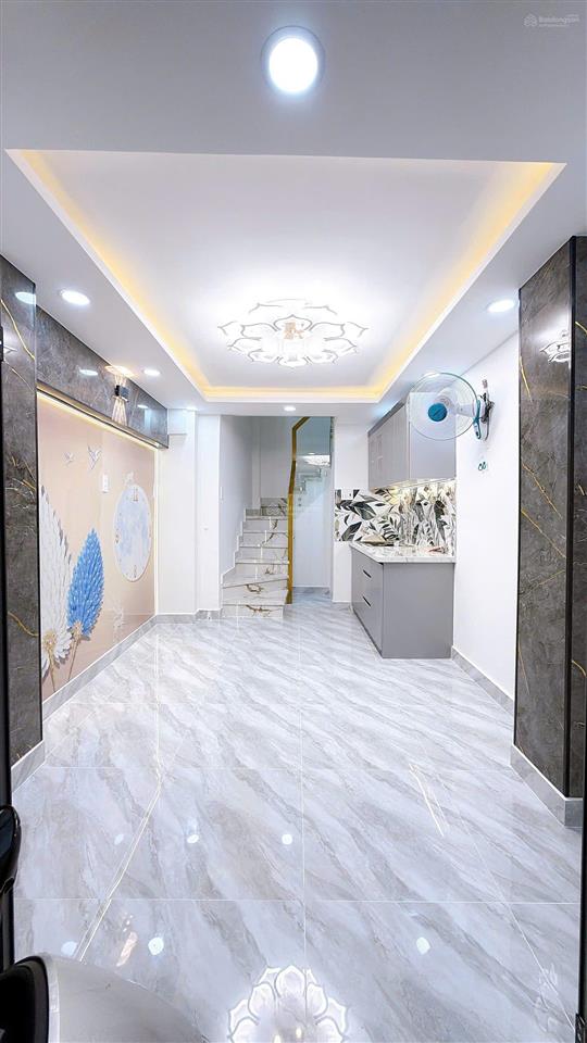 #quận4, 80m ra mặt tiền tôn đản, hẻm trc nhà 3m. nhà mới 3 tầng. 3 tỷ 050
 dt 15,1m( 2m8 x 5m5