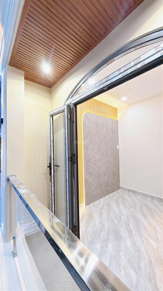 #quận4, 80m ra mặt tiền tôn đản, hẻm trc nhà 3m. nhà mới 3 tầng. 3 tỷ 050
 dt 15,1m( 2m8 x 5m5