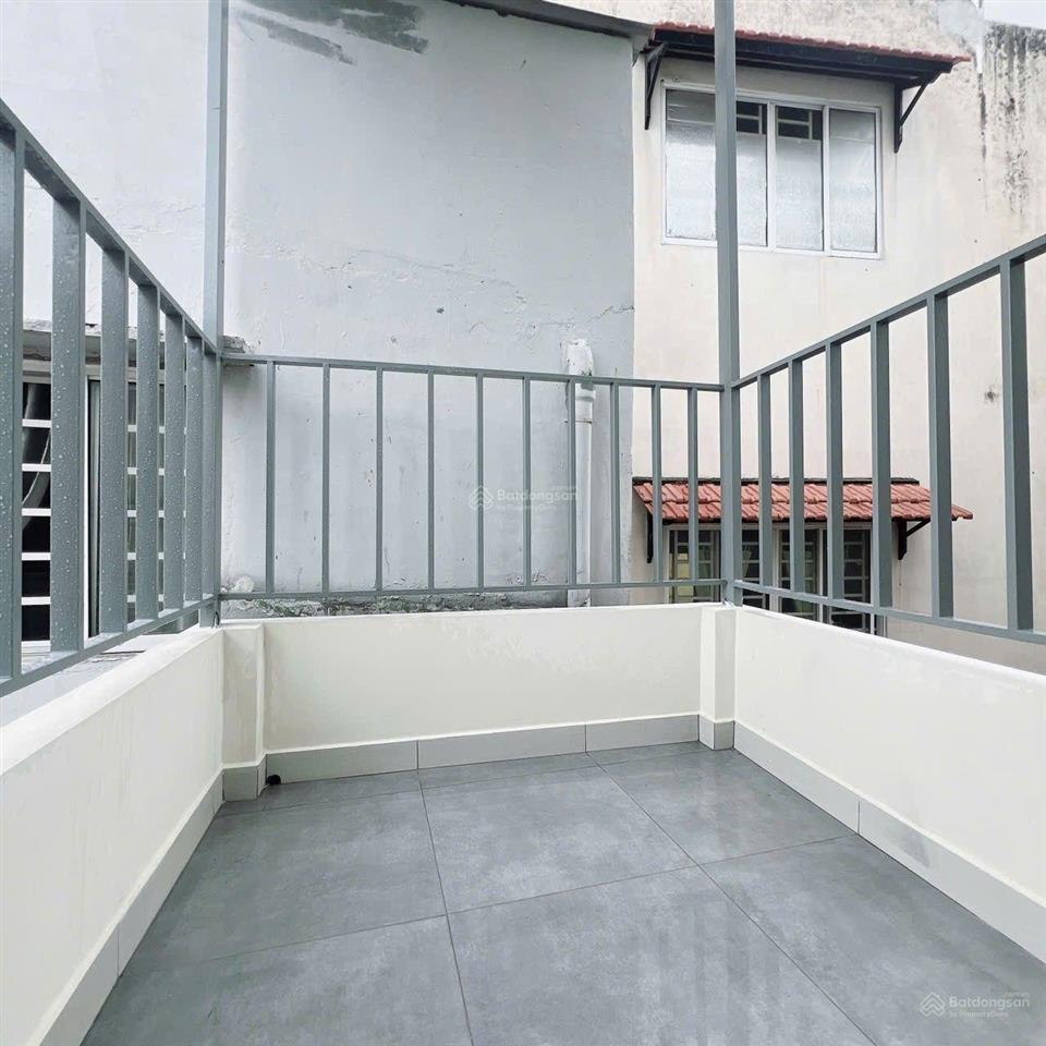 #quận4, chỉ 1 tỷ 850tr, 3 tầng, 2pn, không quy hoạch, sổ hồng riêng
 cách mặt tiền tôn đản 30m