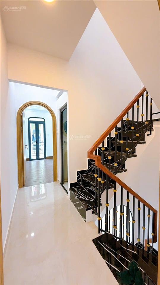 #quận4, vài bước ra hẻm xe hơi. 3 tầng. 38,7m. không quy hoạch. 5 tỷ 250tr