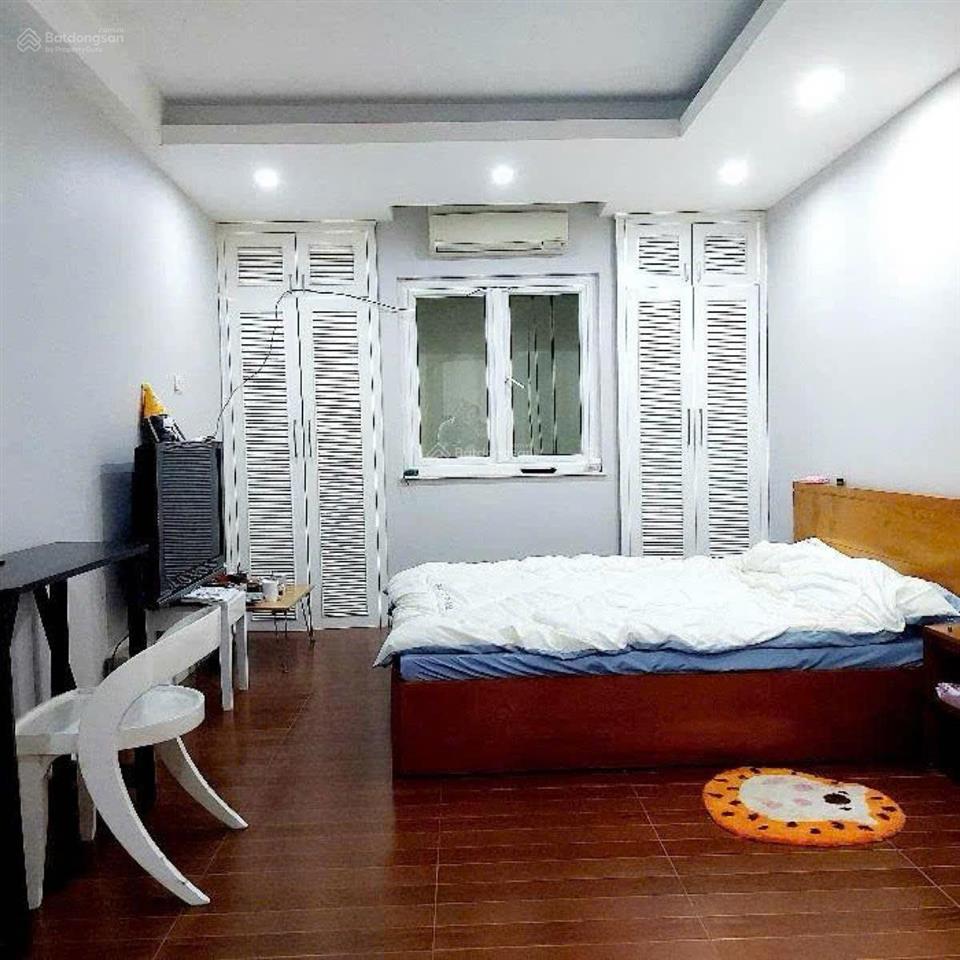 Nhà cực đẹp cách phố 5m nguyễn thái học 47m 14,3 tỷ