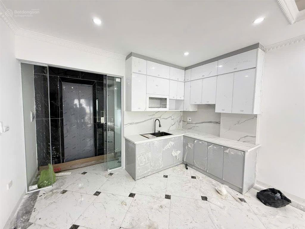 Nhà liền kề cực hiếm tt đống đa thái thịnh 6 tầng 31m 9,8 tỷ