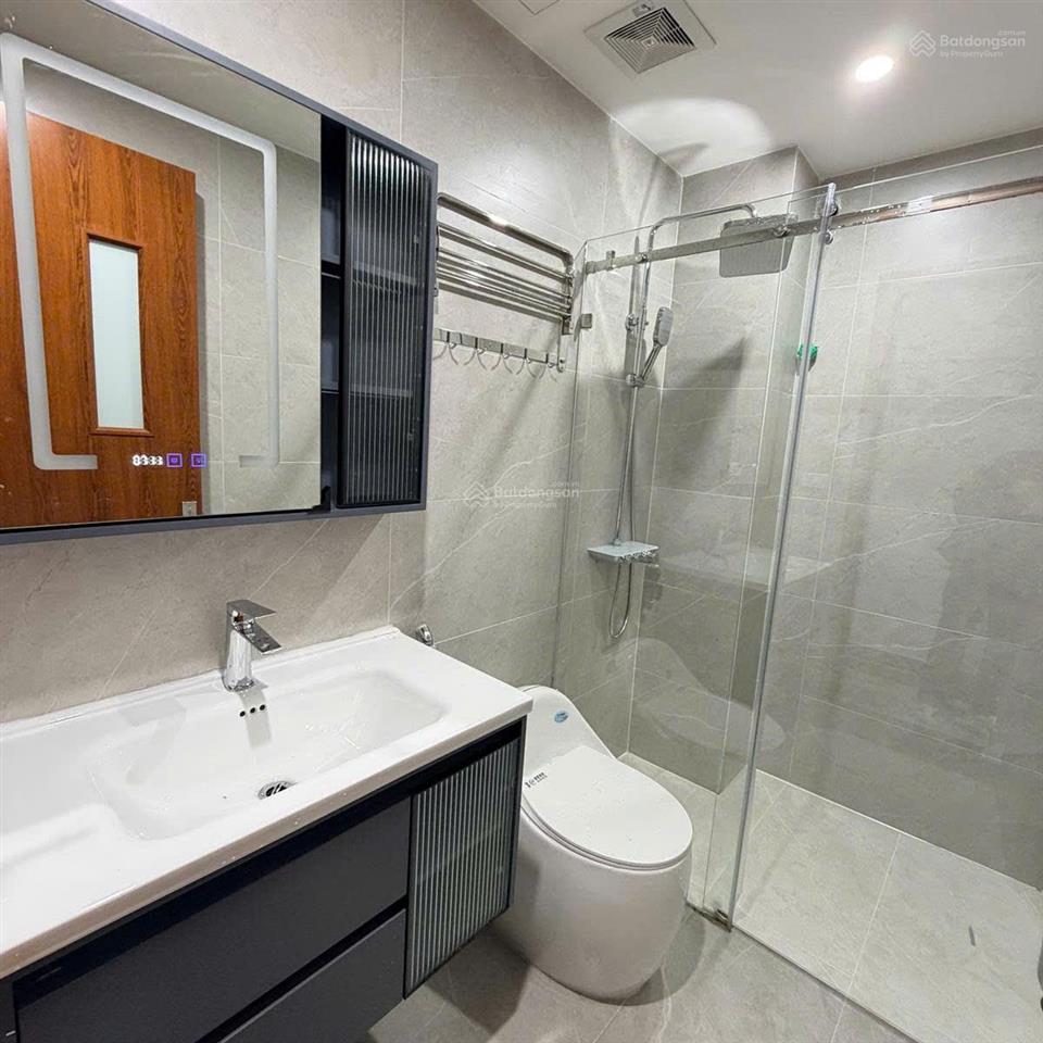 Nhà 7 tầng thang máy khu phân lô qđ cù chính lan 40m 18,8 tỷ
