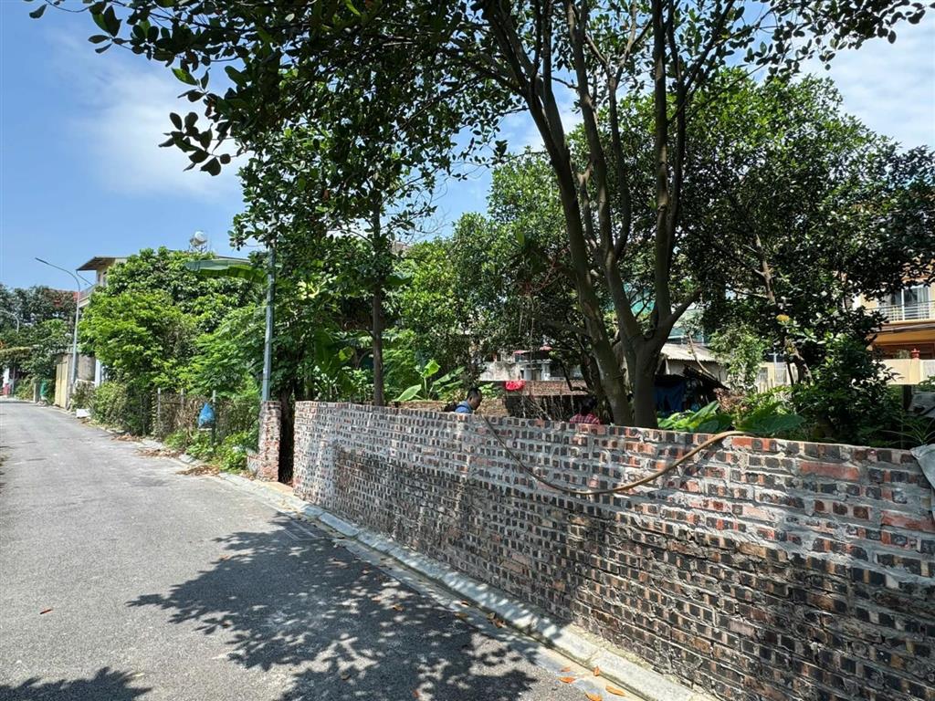 Chính chủ bán gấp 98m đất thổ cư đủ tiện ích tại trung tâm chợ sa đông anh ô tô tránh 8,99 tỷ.