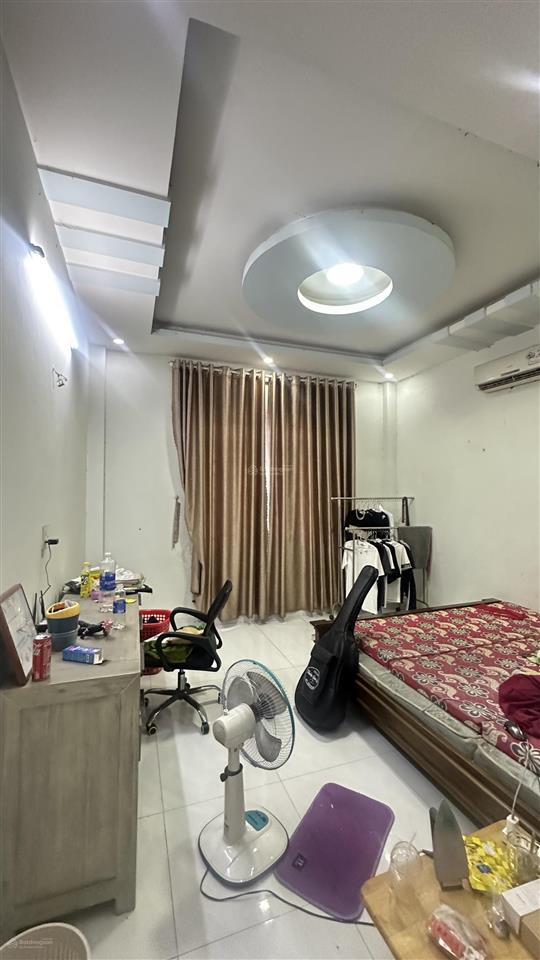 Bán nhà 2 lầu 1 trệt hoàn công gần chợ dĩ an