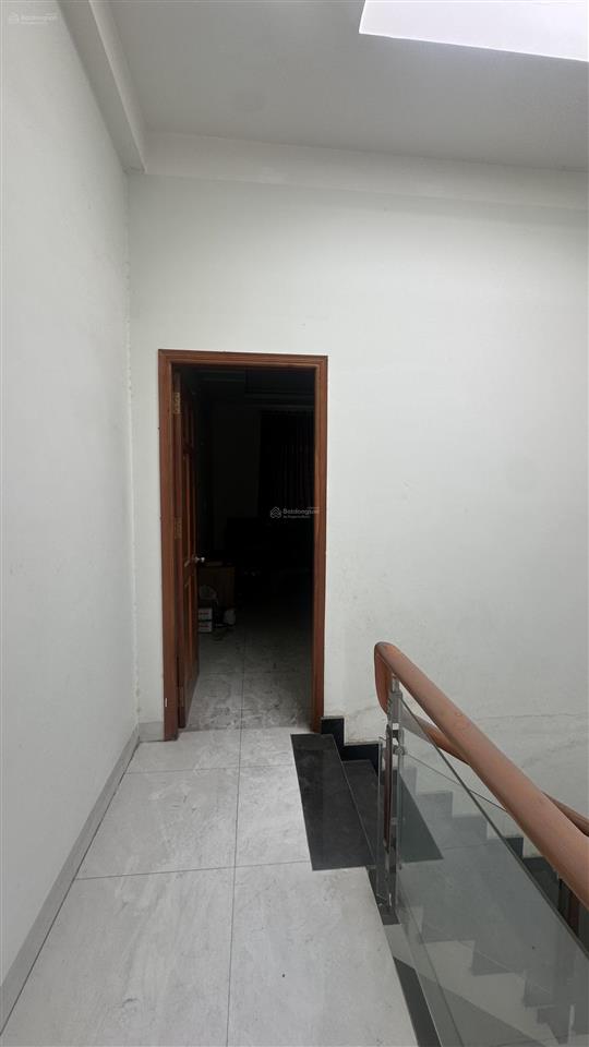 Bán nhà 2 lầu 1 trệt hoàn công gần chợ dĩ an