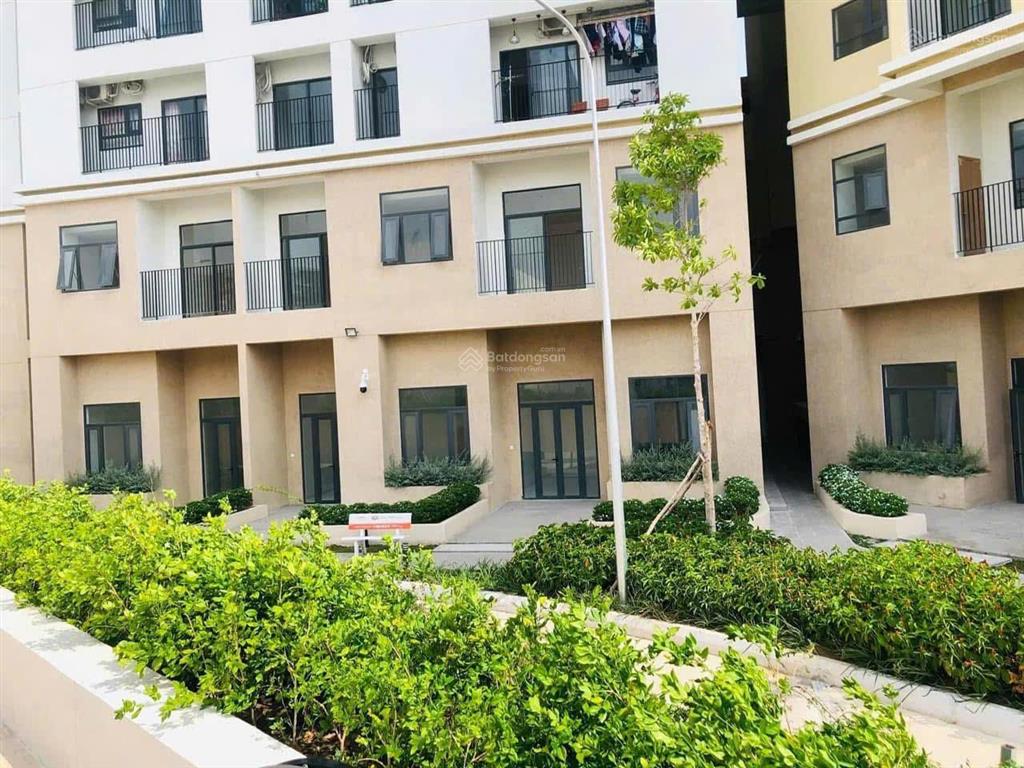 Cho thuê shop duplex sân vườn mô hình ở kết hợp văn phòng ngay ga metro