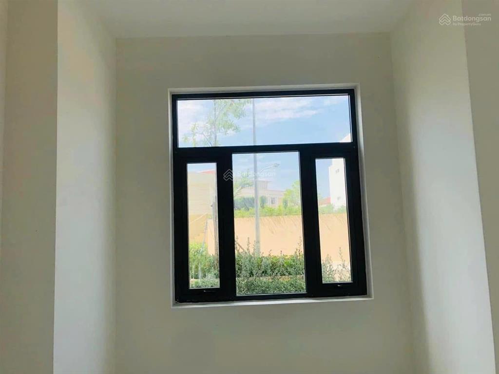 Cho thuê shop duplex sân vườn mô hình ở kết hợp văn phòng ngay ga metro