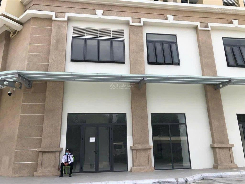 Cho thuê shop duplex sân vườn mô hình ở kết hợp văn phòng ngay ga metro