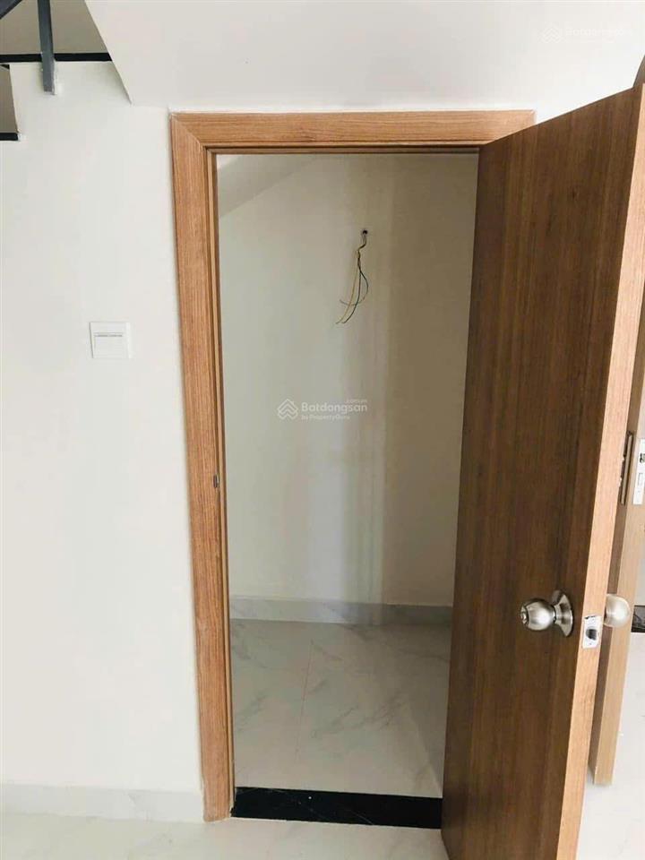 Cho thuê shop duplex sân vườn mô hình ở kết hợp văn phòng ngay ga metro