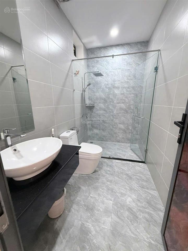 Cho thuê nhà 4 tầng mặt tiền ngang 6m đường thích quảng đức  vcn phước hải nha trang giá tốt